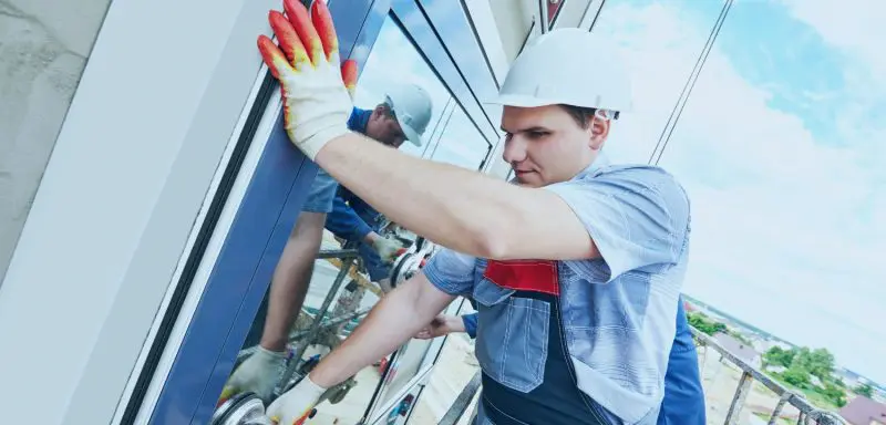 Instalacion de Vidrios y Recubrimiento de Fachada